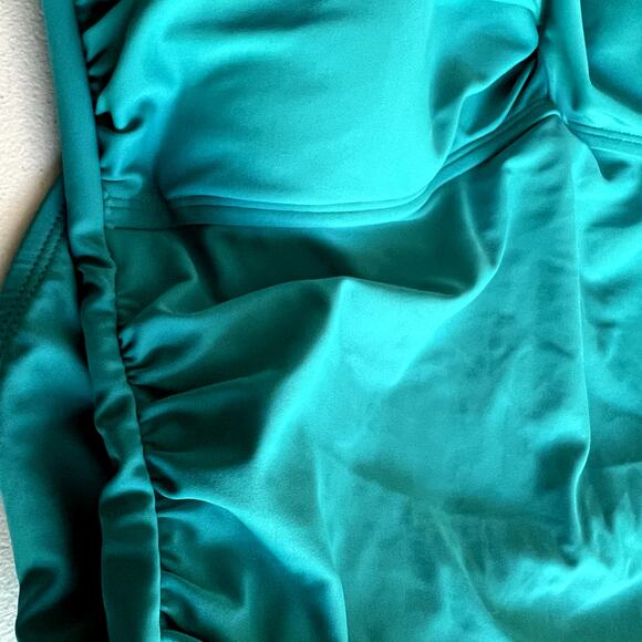 Hilor One piece Swimsuit Women 16 Rushing Flattering NEW Swimwear Modest Swim - Picture 9 of 9